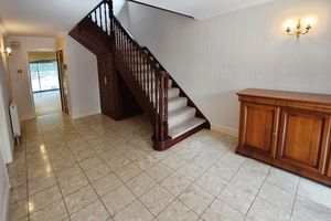 Entrance Hall- click for photo gallery